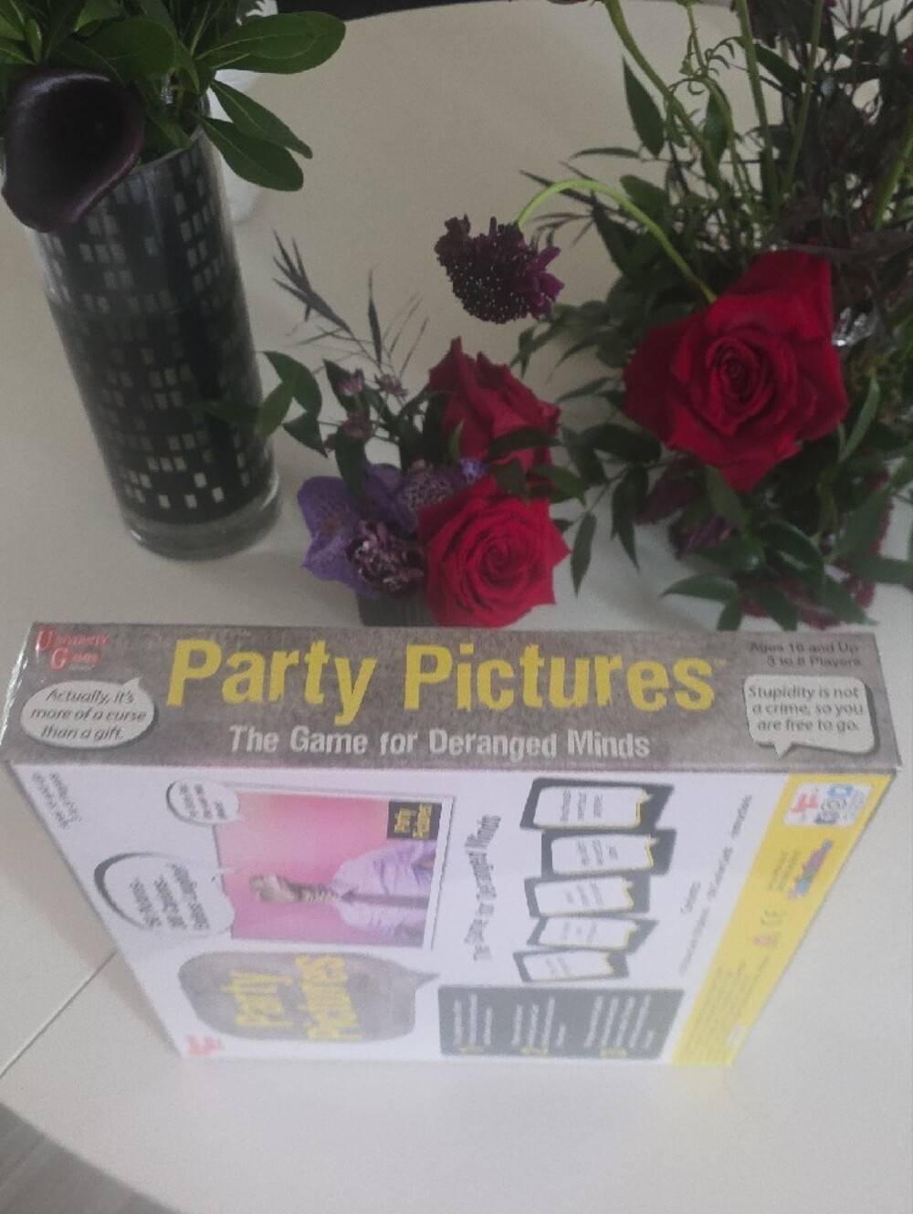 Party Pictures Party Game - White (Ungame) - Picture 6 of 6